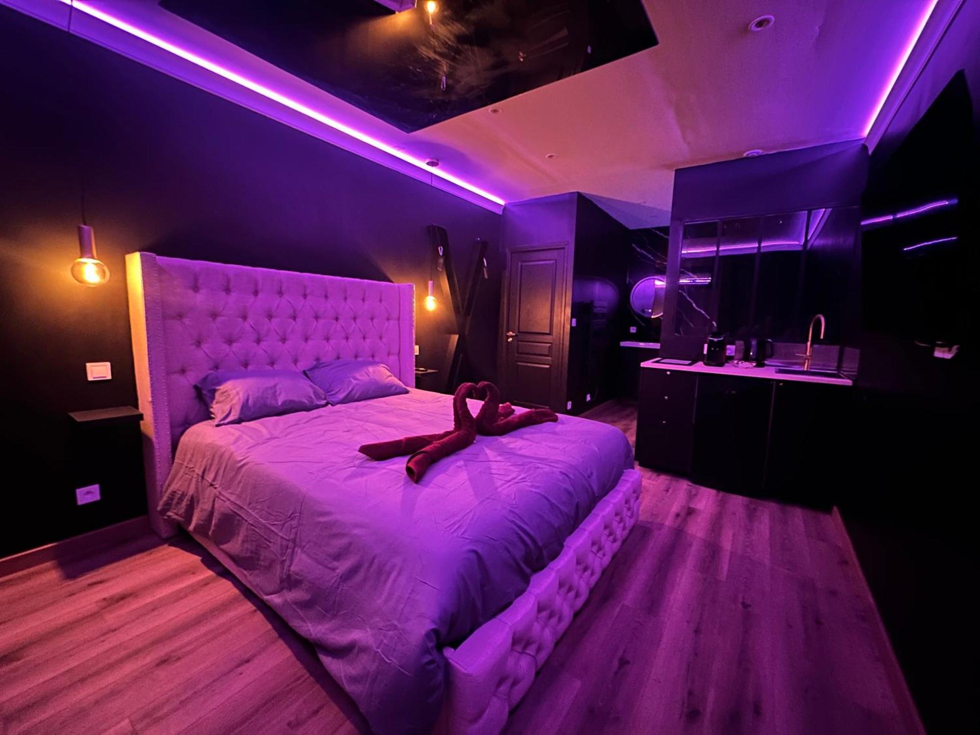 Dark Room Blois - Love Room Saint-Gervais-la-Forêt Dış mekan fotoğraf